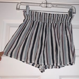 Urban Outfitters Flowy / Ruffled Shorts